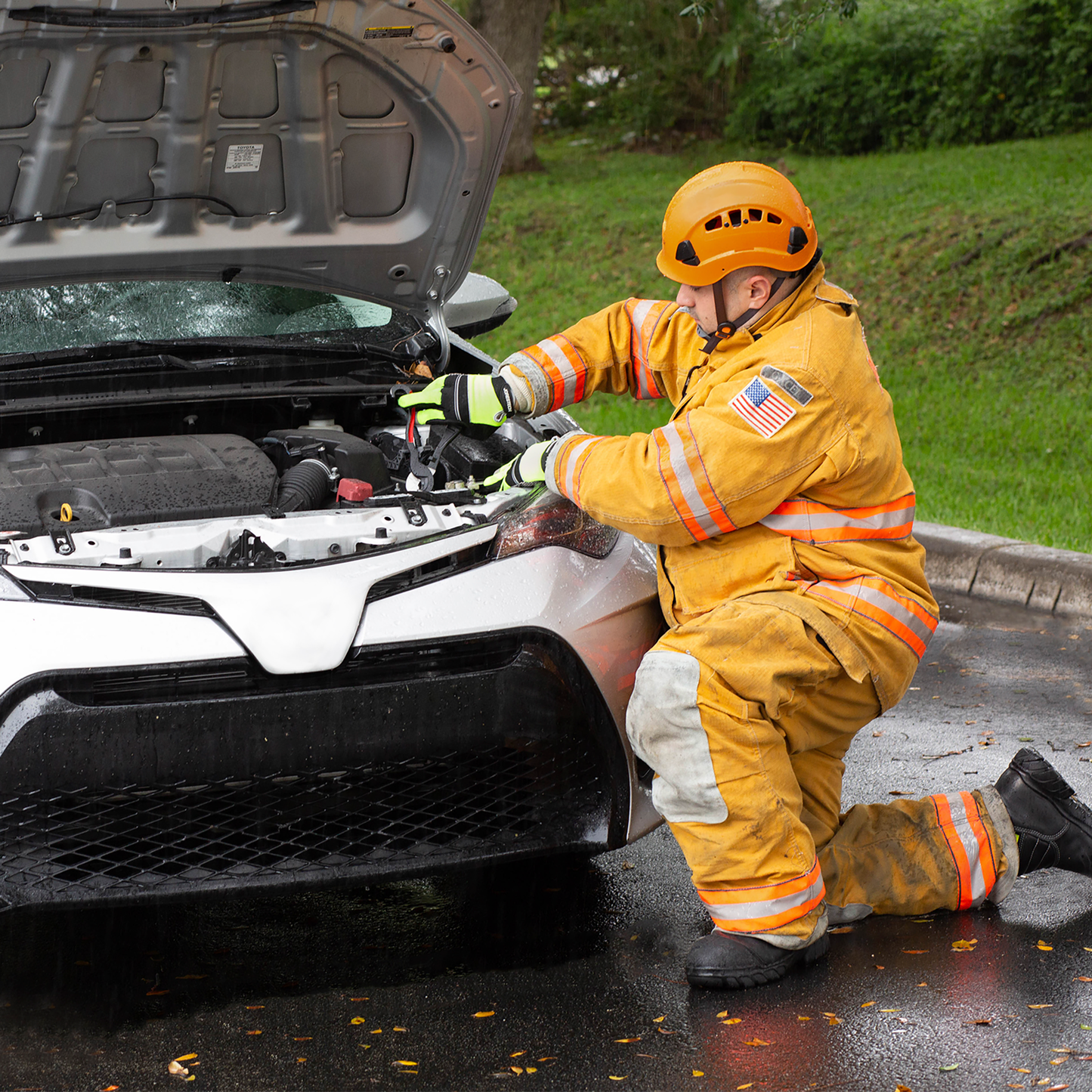 Ventilated Rescue Hard Hat with Adjustable 6 Point Suspension